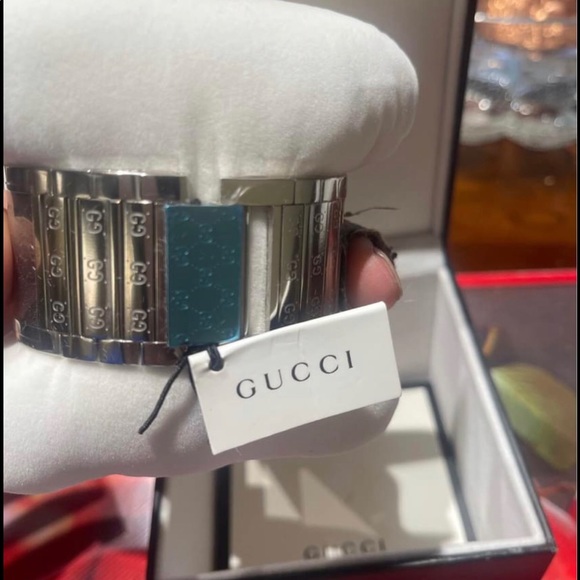 Gucci Watch - Picture 3 of 5